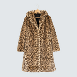 Lav | Leoparda mētelis