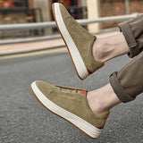 Uffe | VĪRIEŠU ĀDAS SLIP-ON APAVI